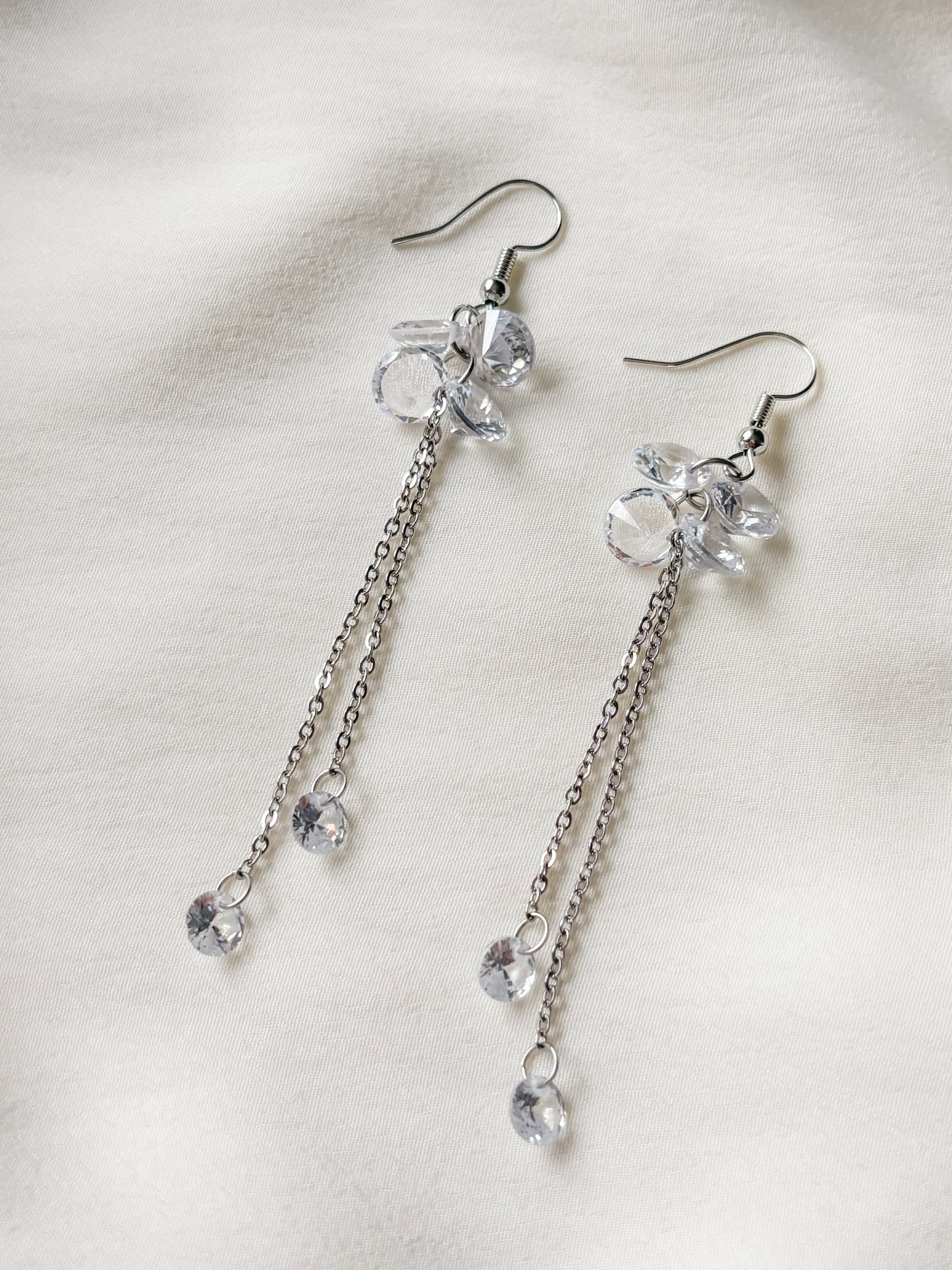 Korvakorut Esmie, crystal