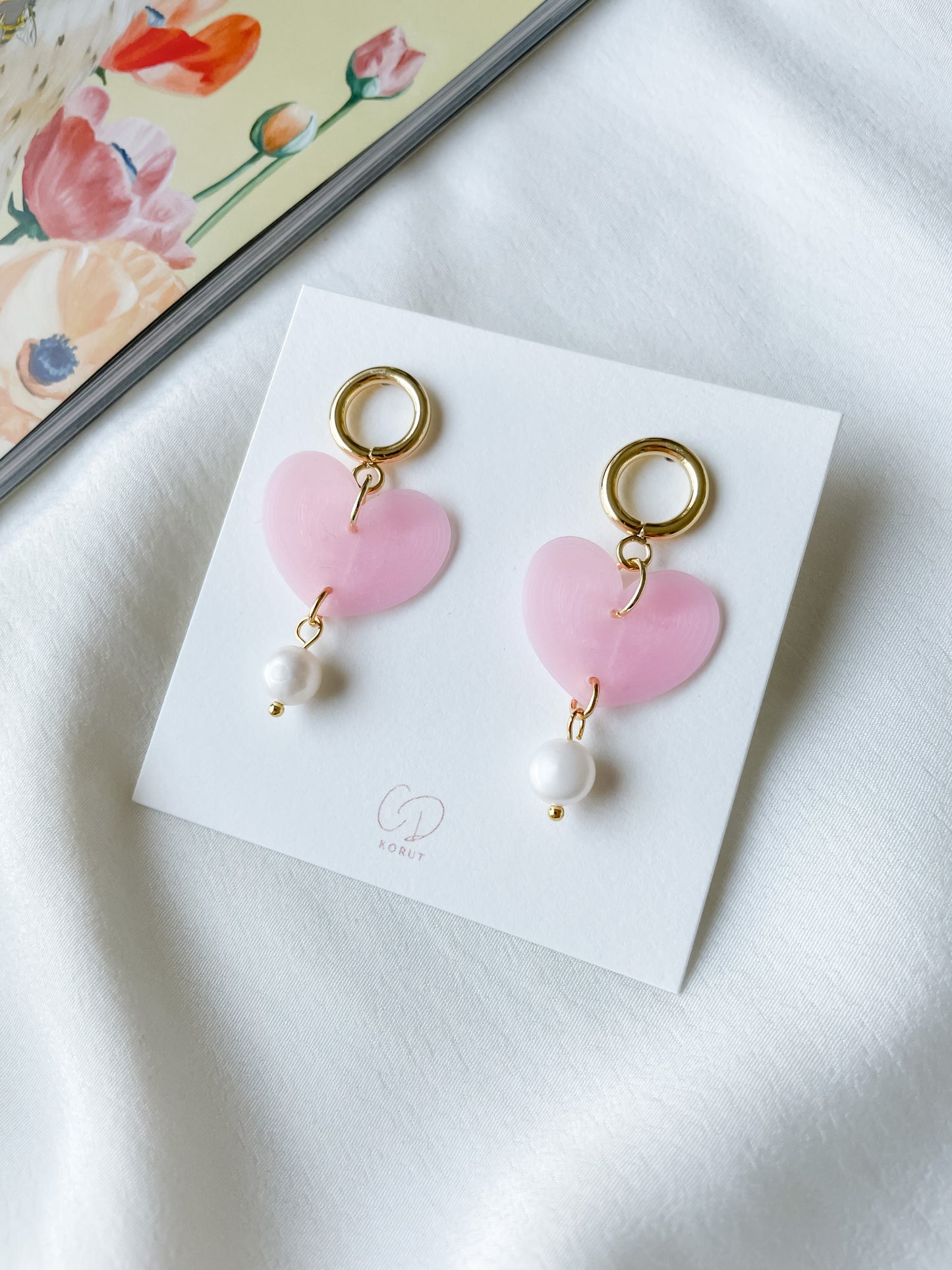 Korvakorut! Muuttaa väriä auringonvalossa!