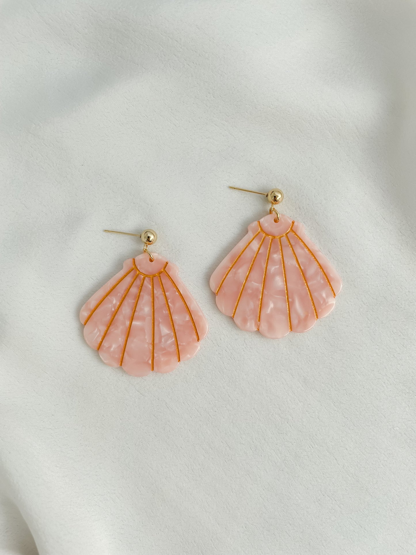 Korvakorut Simpukka beige