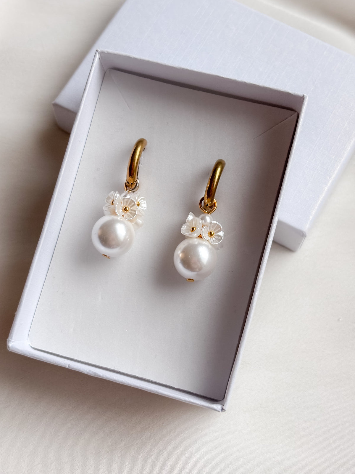 Korvakorut Flower pearls